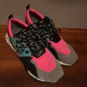 Steve Madden CLIFF sneaker.